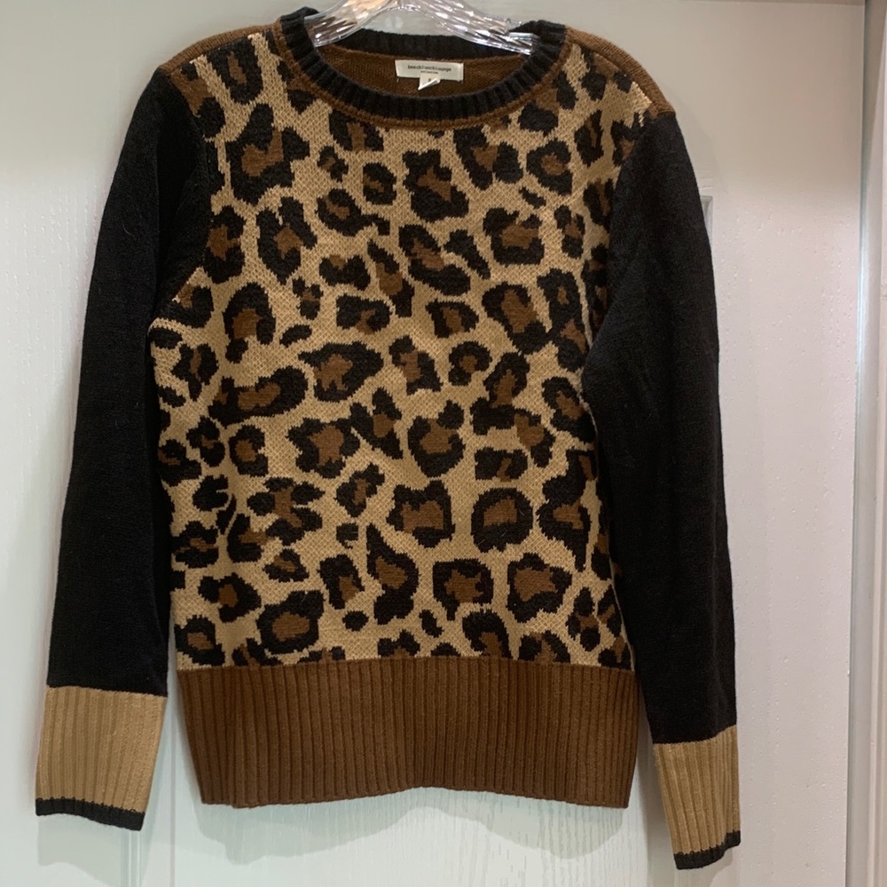 NWOT beach lunch lounge leopard sweater 
Size Small